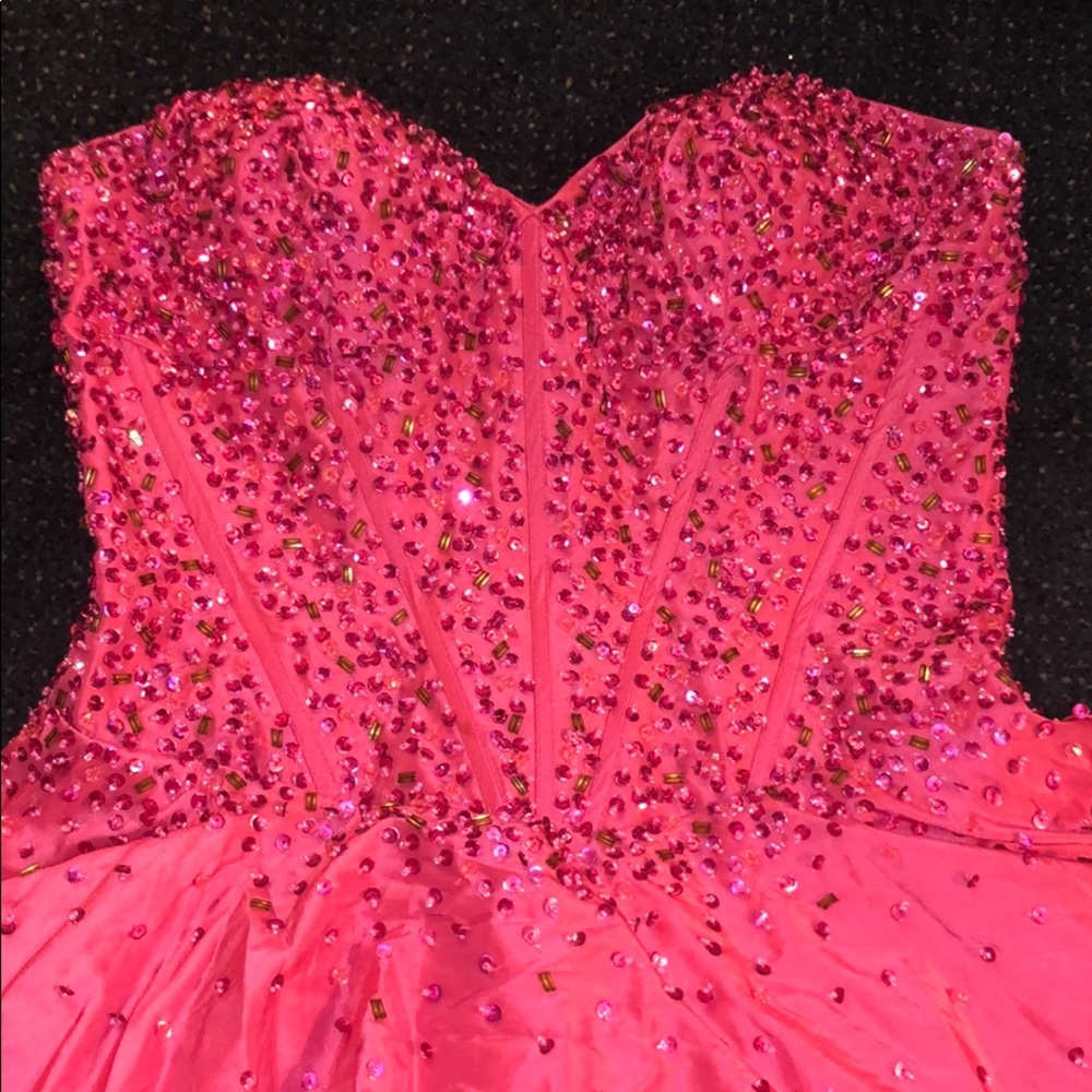 Prom dress - Picture 2 of 5